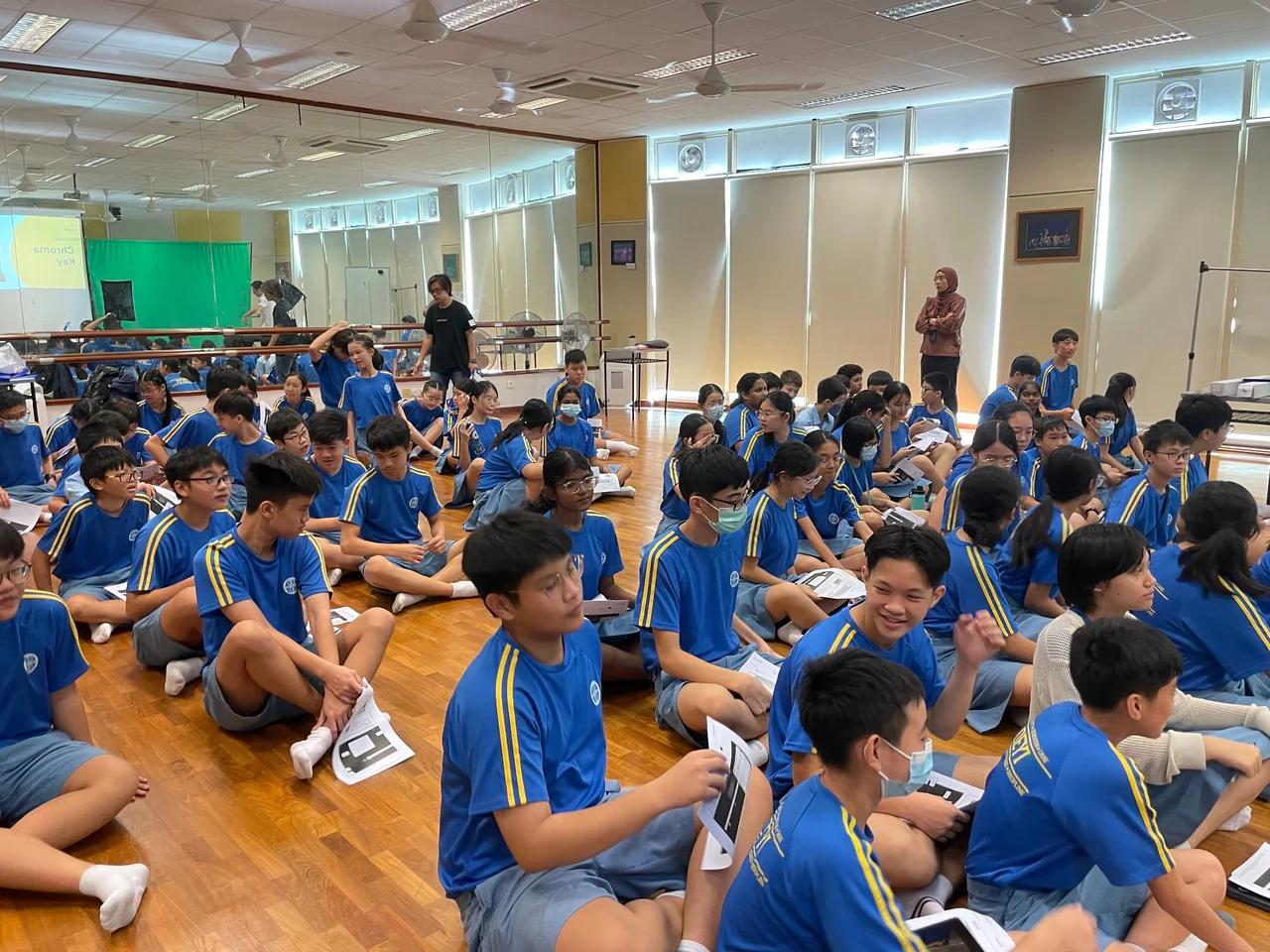 Digital Classroom: Connected and Learning