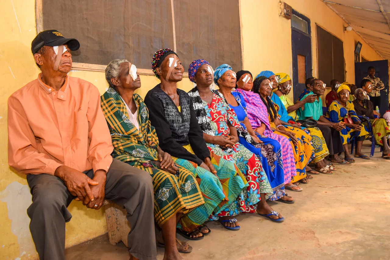 Mobile Cataract Clinic: 300 Sights in 30 Days