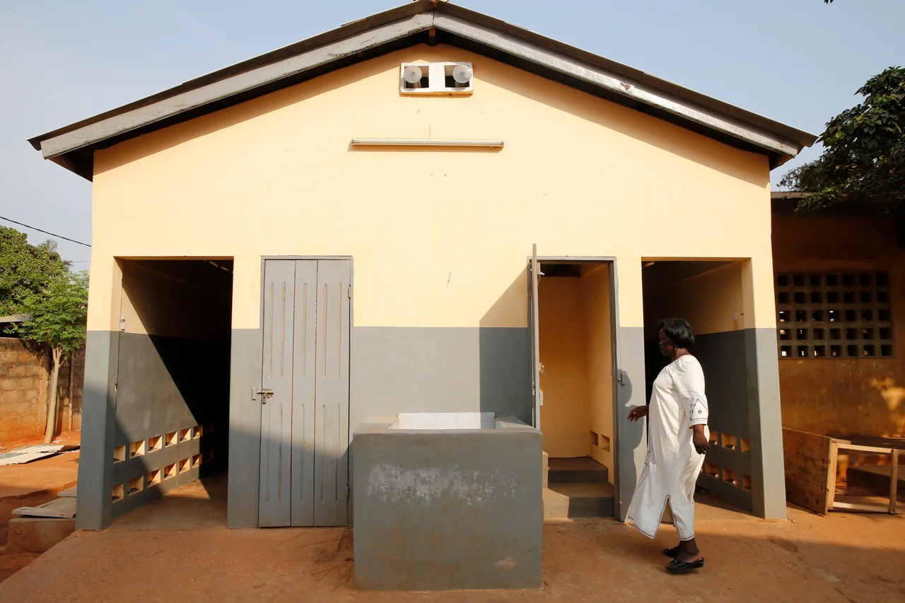 School Reborn: 5 Classrooms, 500 Students